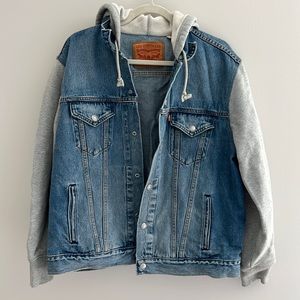 levi’s vintage fit size large jacket with hoodie